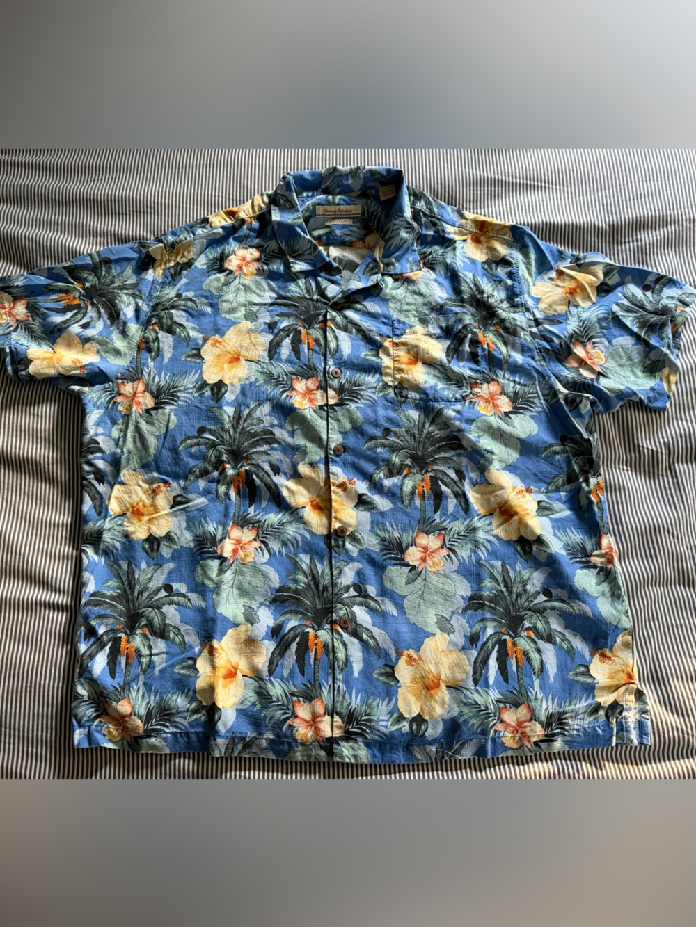 Tommy Bahama vintage Blue Floral Hawaiian Button-Up Shirt